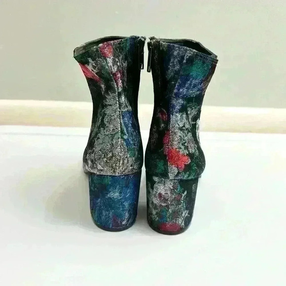 Zigi Soho Nydia Floral Print Tapestry Heeled Ankle Go Go Boots - Picture 6 of 6